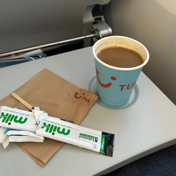 do you get free drinks on tui long haul